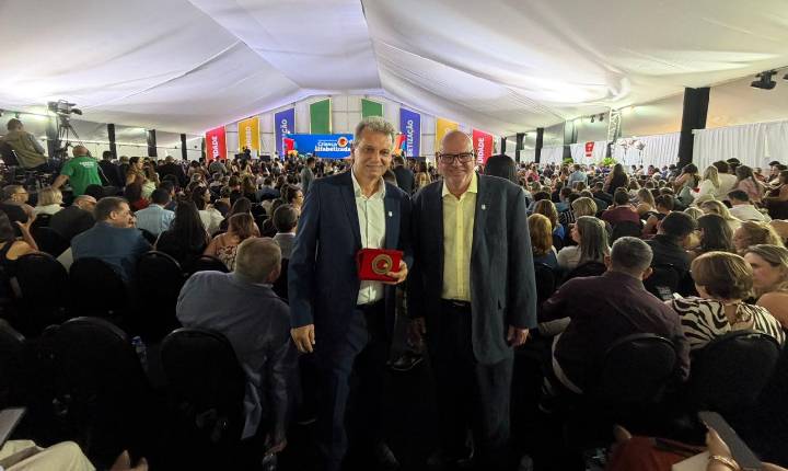 Coronel Fabriciano recebe Selo Ouro do Compromisso Nacional da Criança Alfabetizada em Brasília