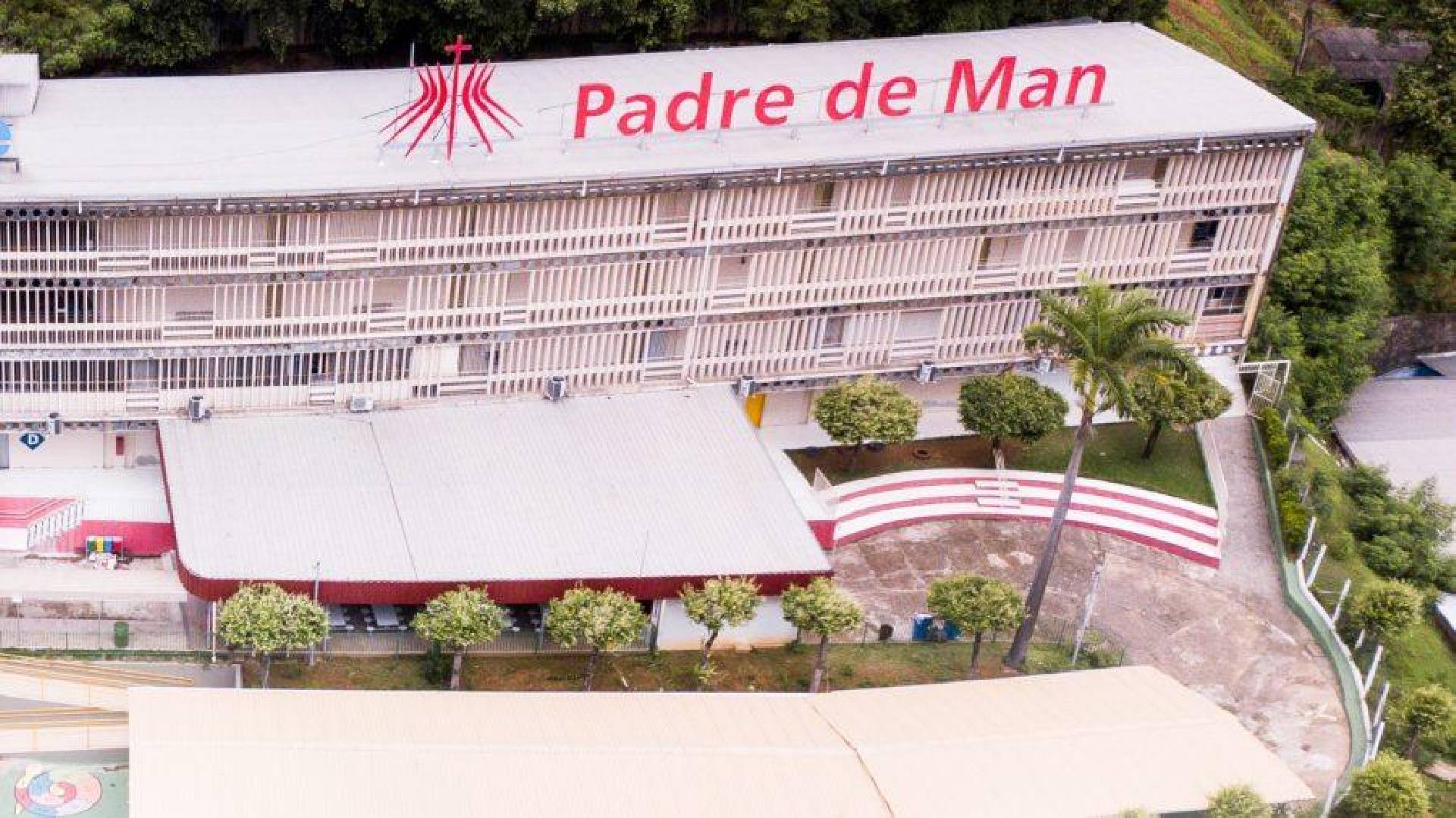 Estudantes do Colégio Católica Padre de Man doam 4600 litros de leite para sete instituições do Vale do Aço