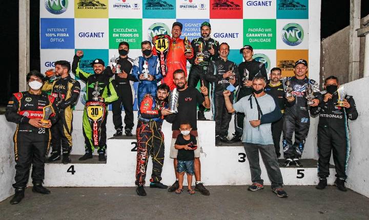 Largada estilo Le Mans mantém saudosismo no Kart em Ipatinga