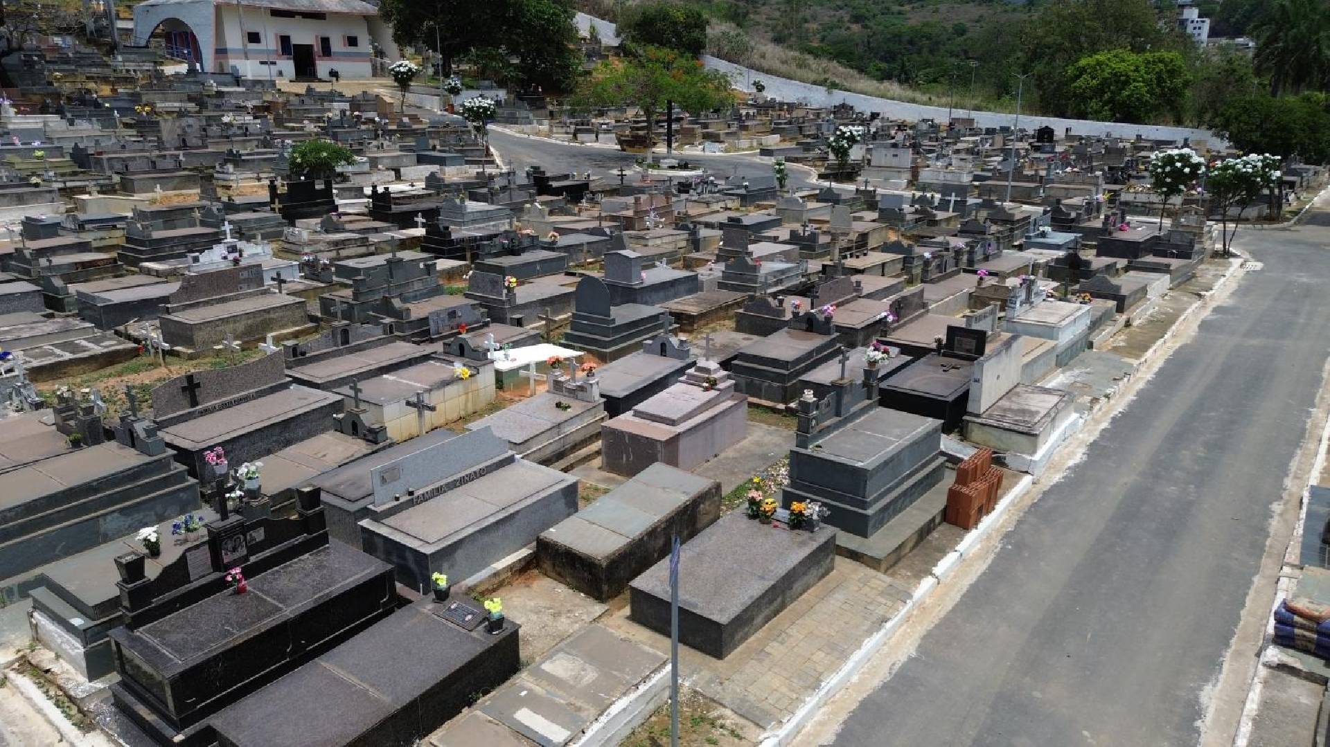 Prefeitura de Timóteo abre espaço para diálogo sobre expansão e regularização do Cemitério Municipal.